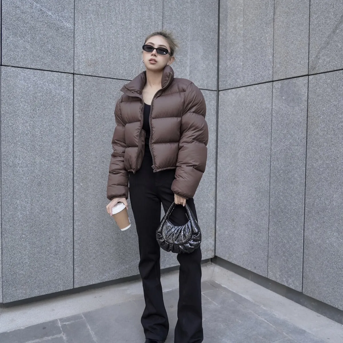 2023 winter new Kendou style thickened stand-up collar down jacket women's short fashion small 90 white duck down jacket