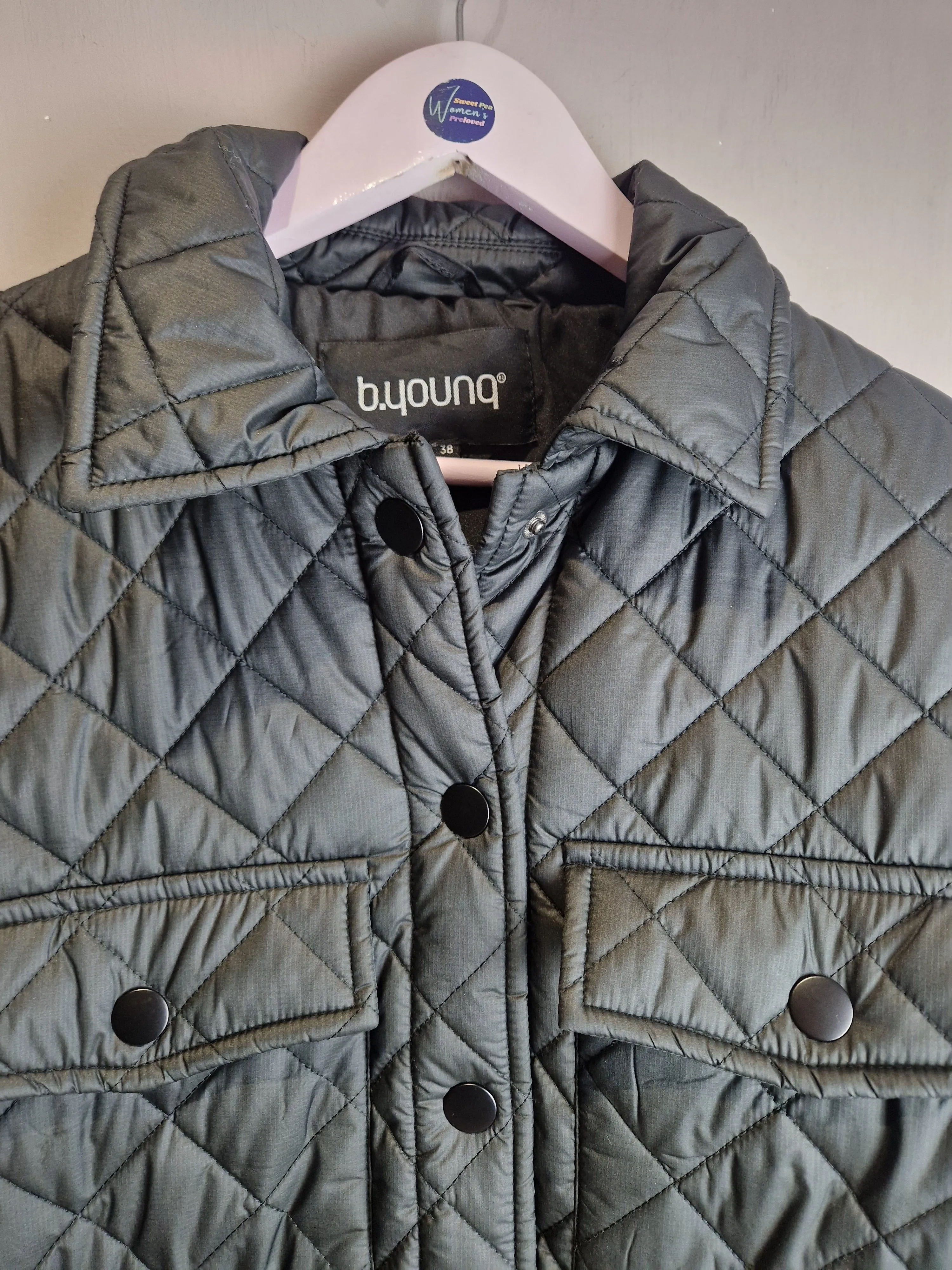 B Young black quilted jacket = size 12 (Eur 38 )
