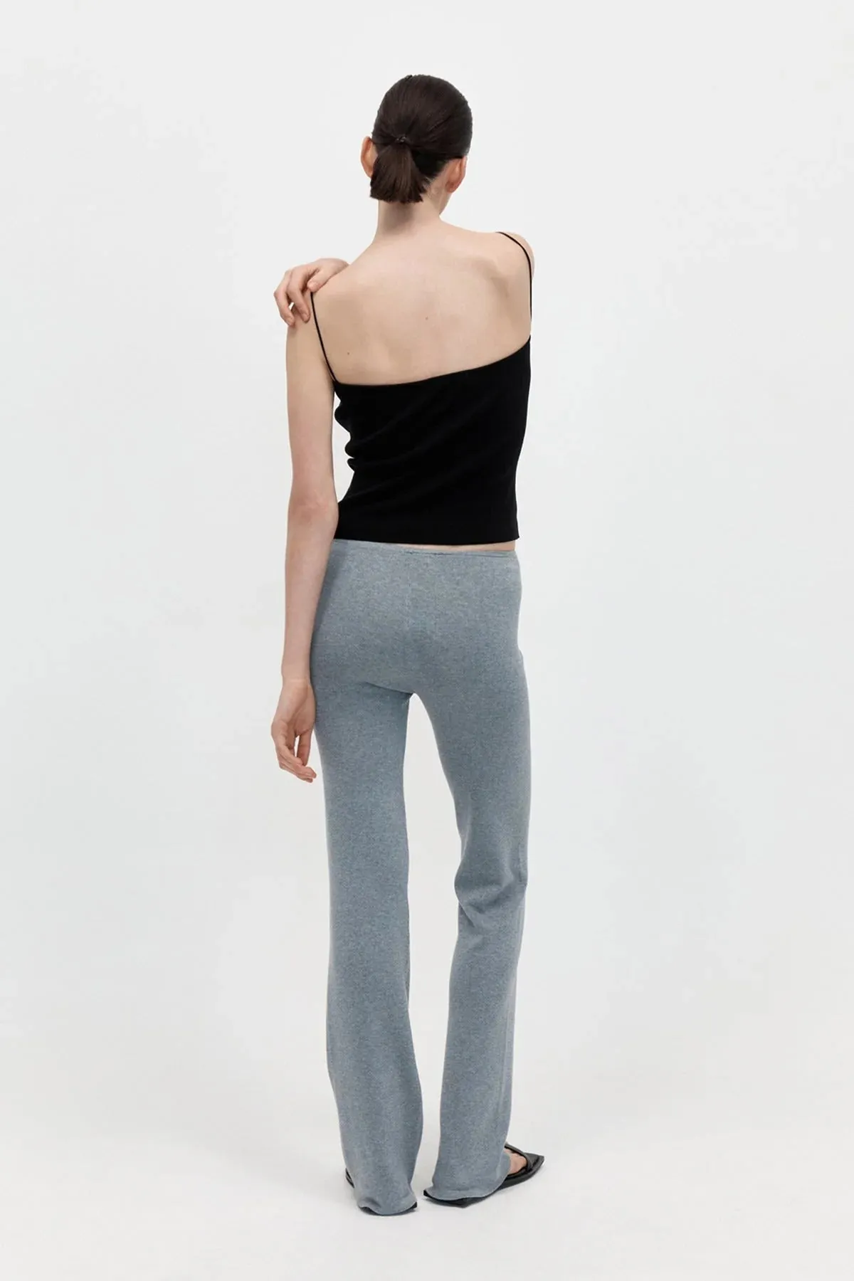 FINE STRAP KNIT TOP - BLACK