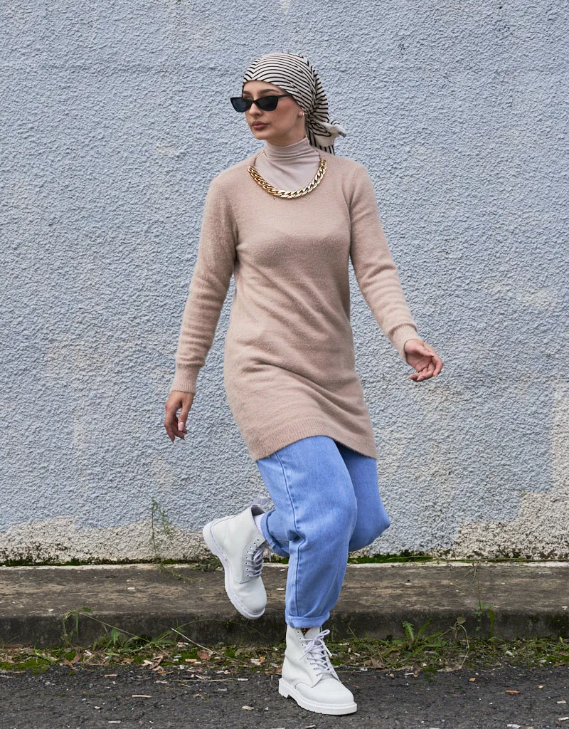 Long Woolen Chain Top