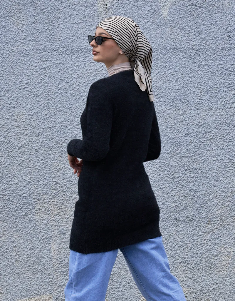 Long Woolen Chain Top