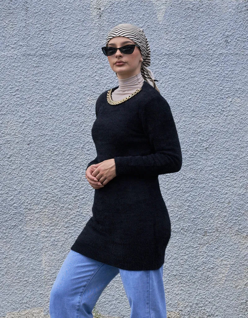 Long Woolen Chain Top