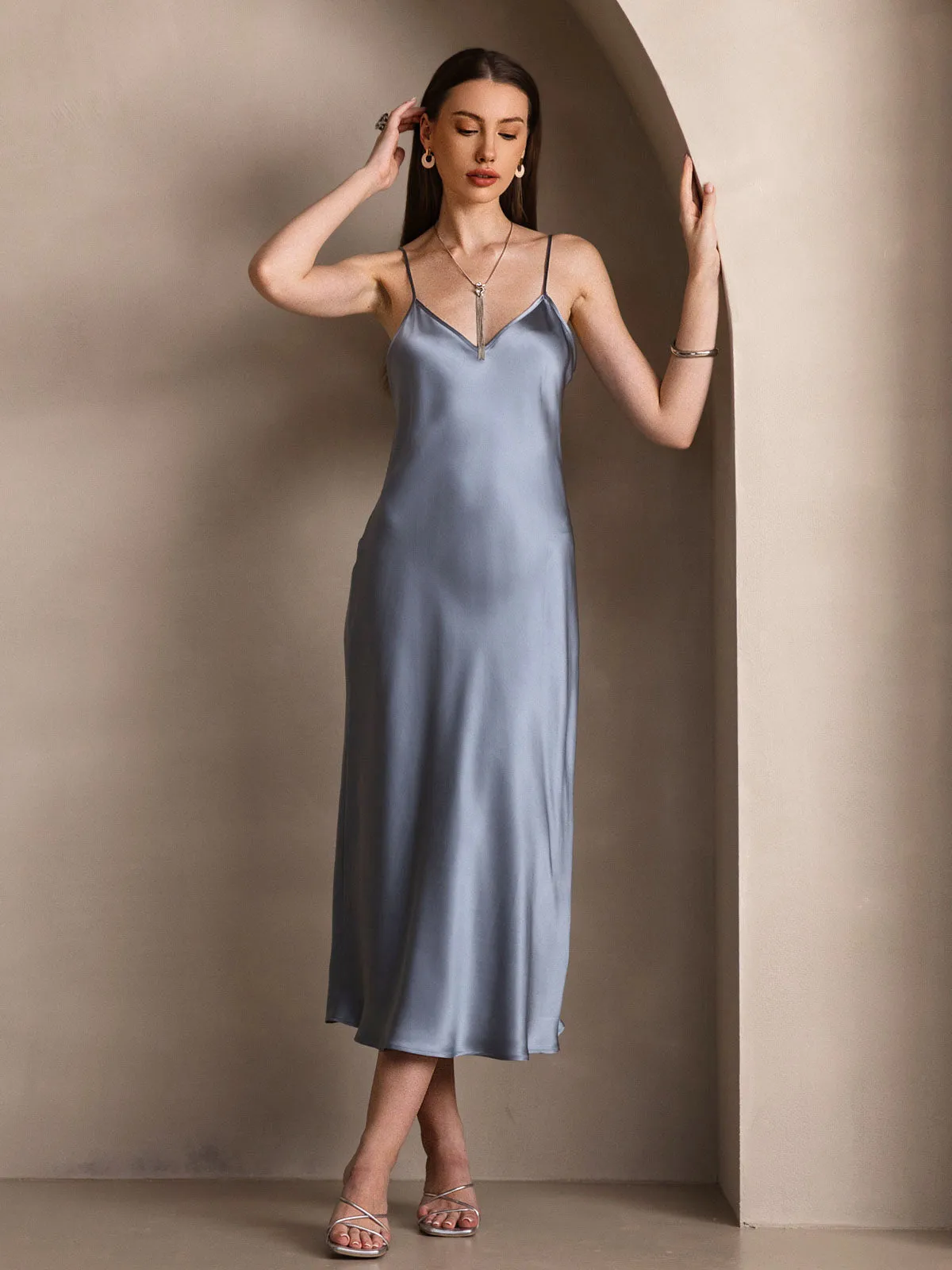 Robe Longue en Soie avec Bretelles Spaghetti