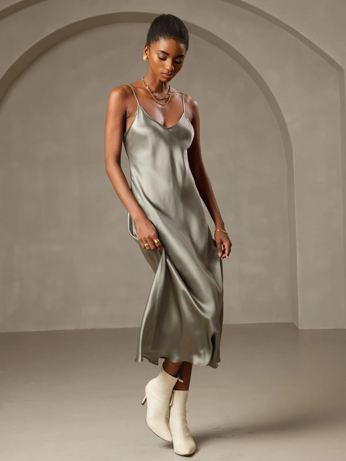 Robe Longue en Soie avec Bretelles Spaghetti