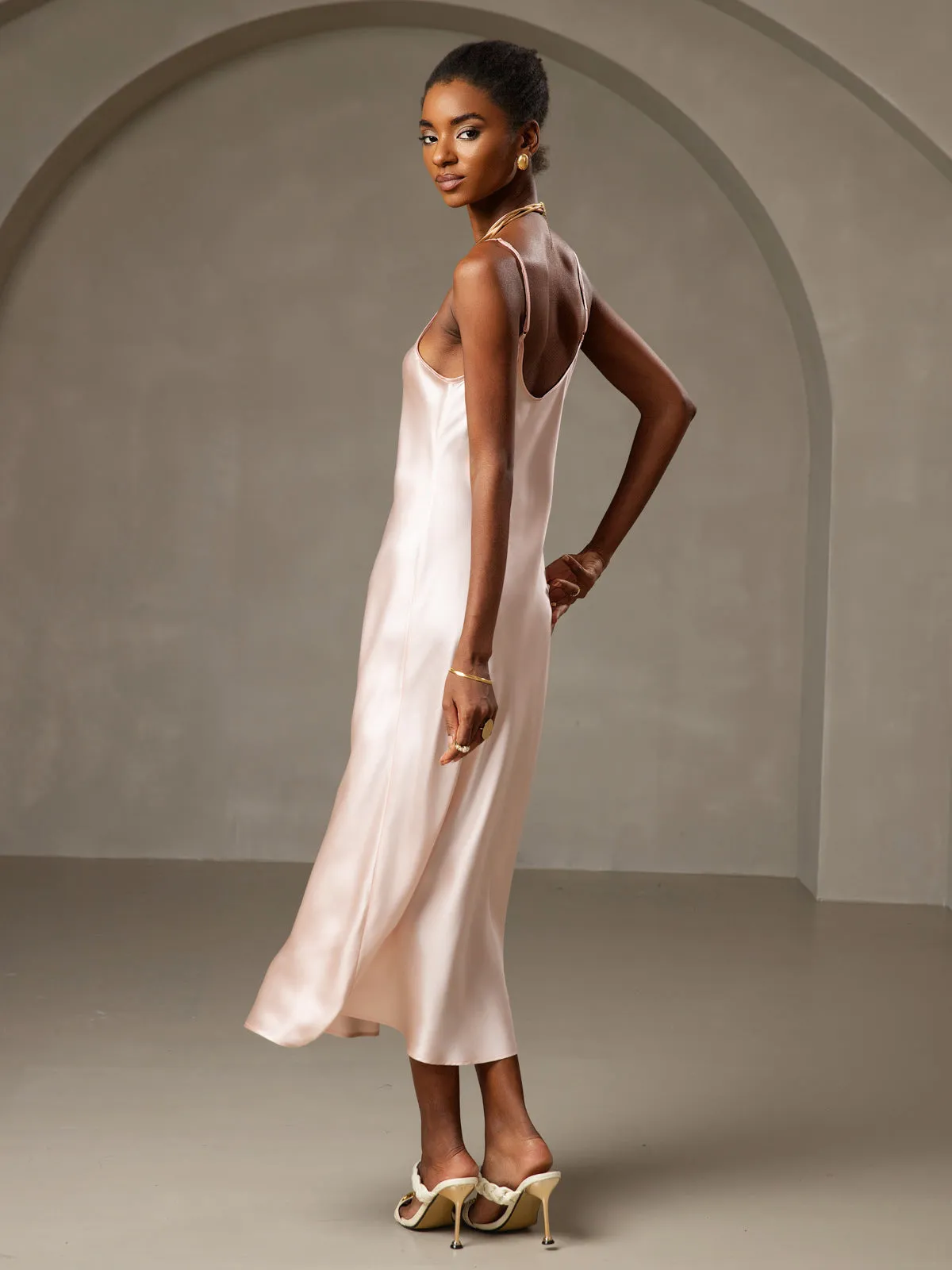 Robe Longue en Soie avec Bretelles Spaghetti