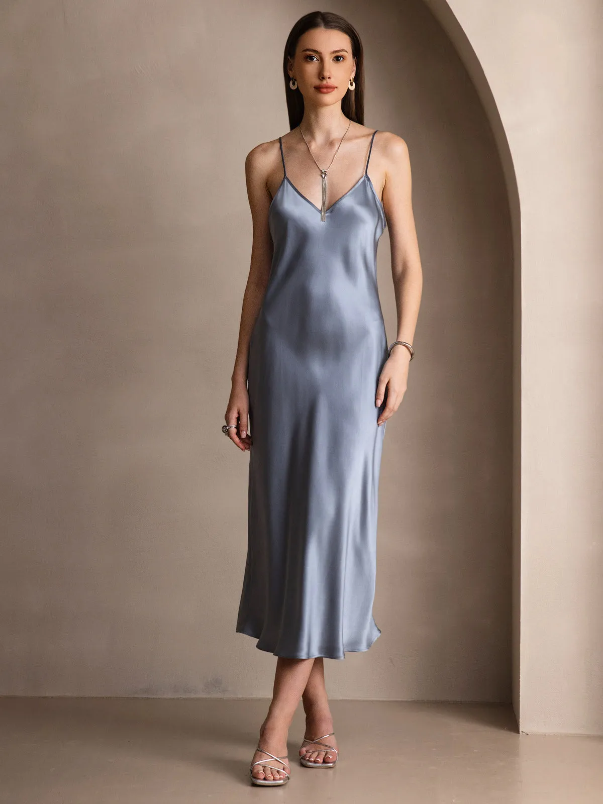 Robe Longue en Soie avec Bretelles Spaghetti
