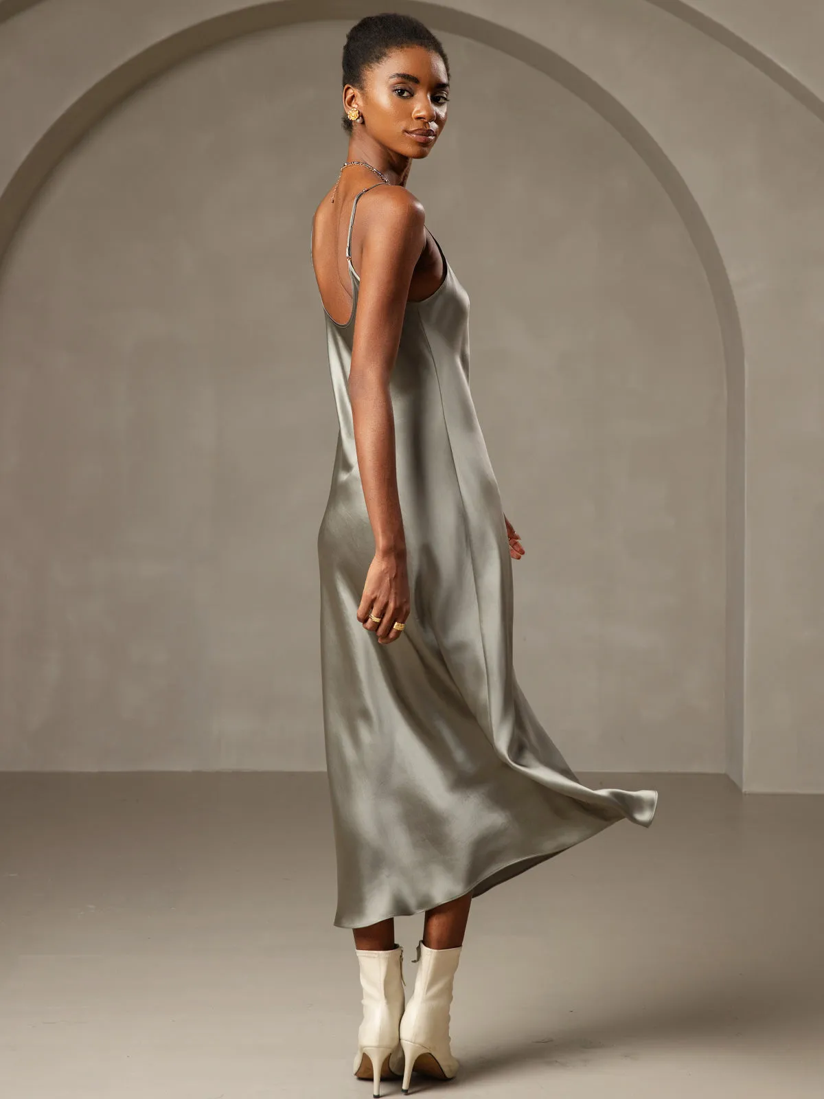Robe Longue en Soie avec Bretelles Spaghetti