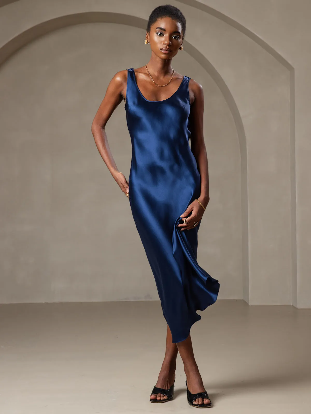 Robe Longue en Soie Pure de Couleur Unie à Bretelles Larges Sans Manches