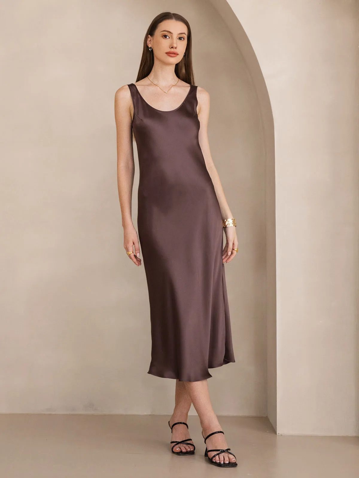Robe Longue en Soie Pure de Couleur Unie à Bretelles Larges Sans Manches