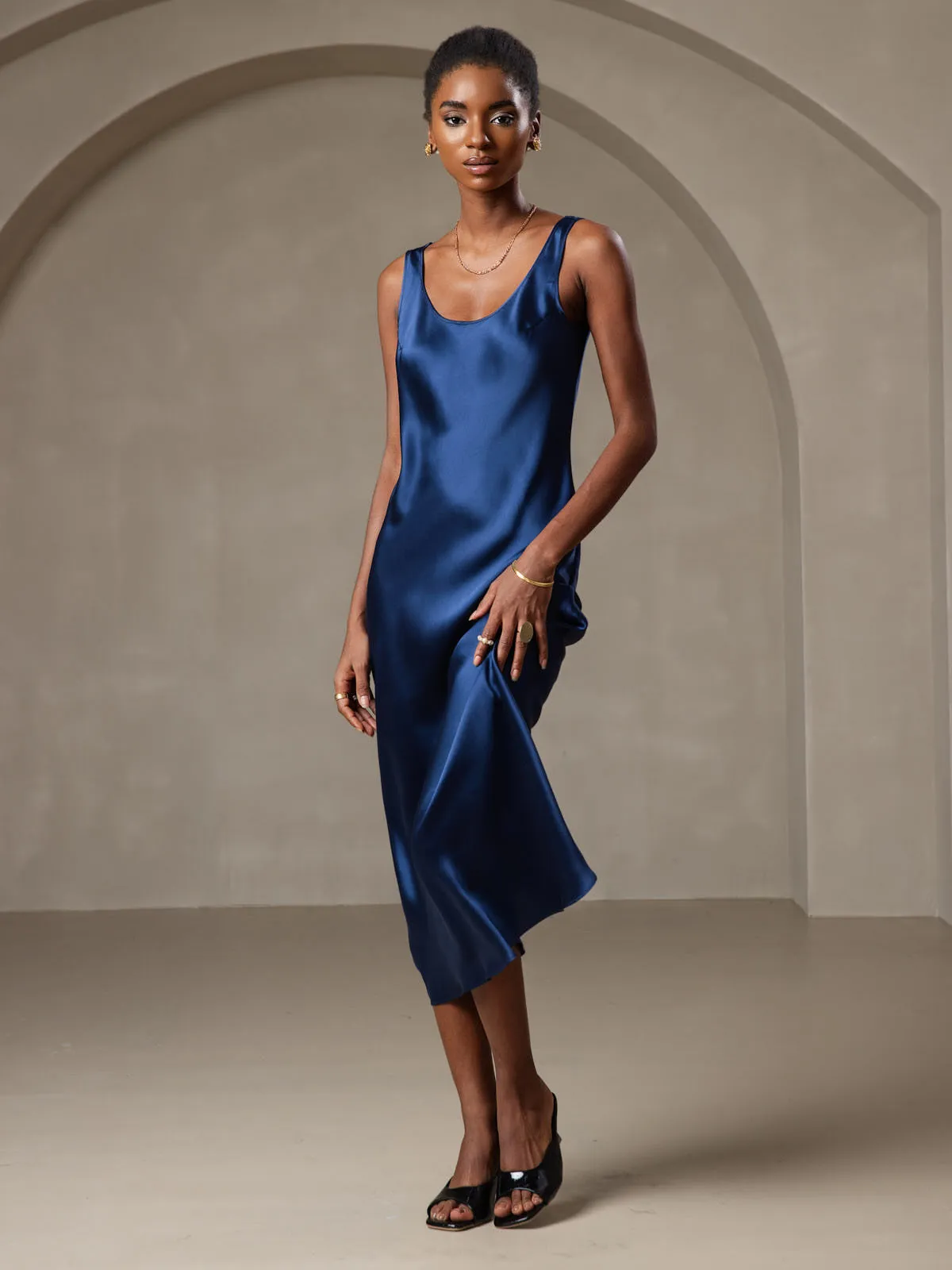 Robe Longue en Soie Pure de Couleur Unie à Bretelles Larges Sans Manches