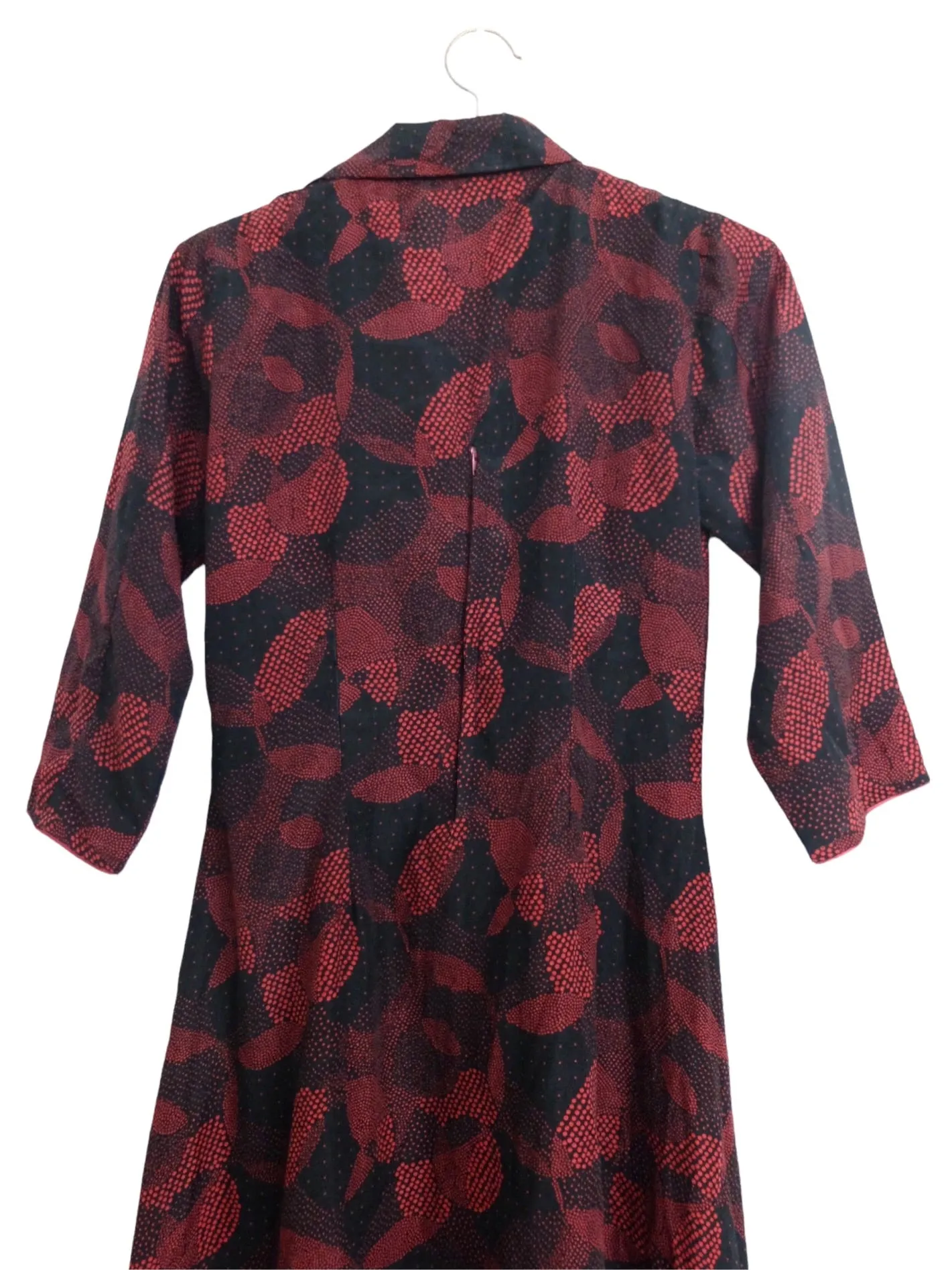 Vintage 80s Chic Hippie Grunge Avant-Garde Festival Style Collared Black & Red Abstract Patterned 3/4 Sleeve Maxi Dress | Size XS