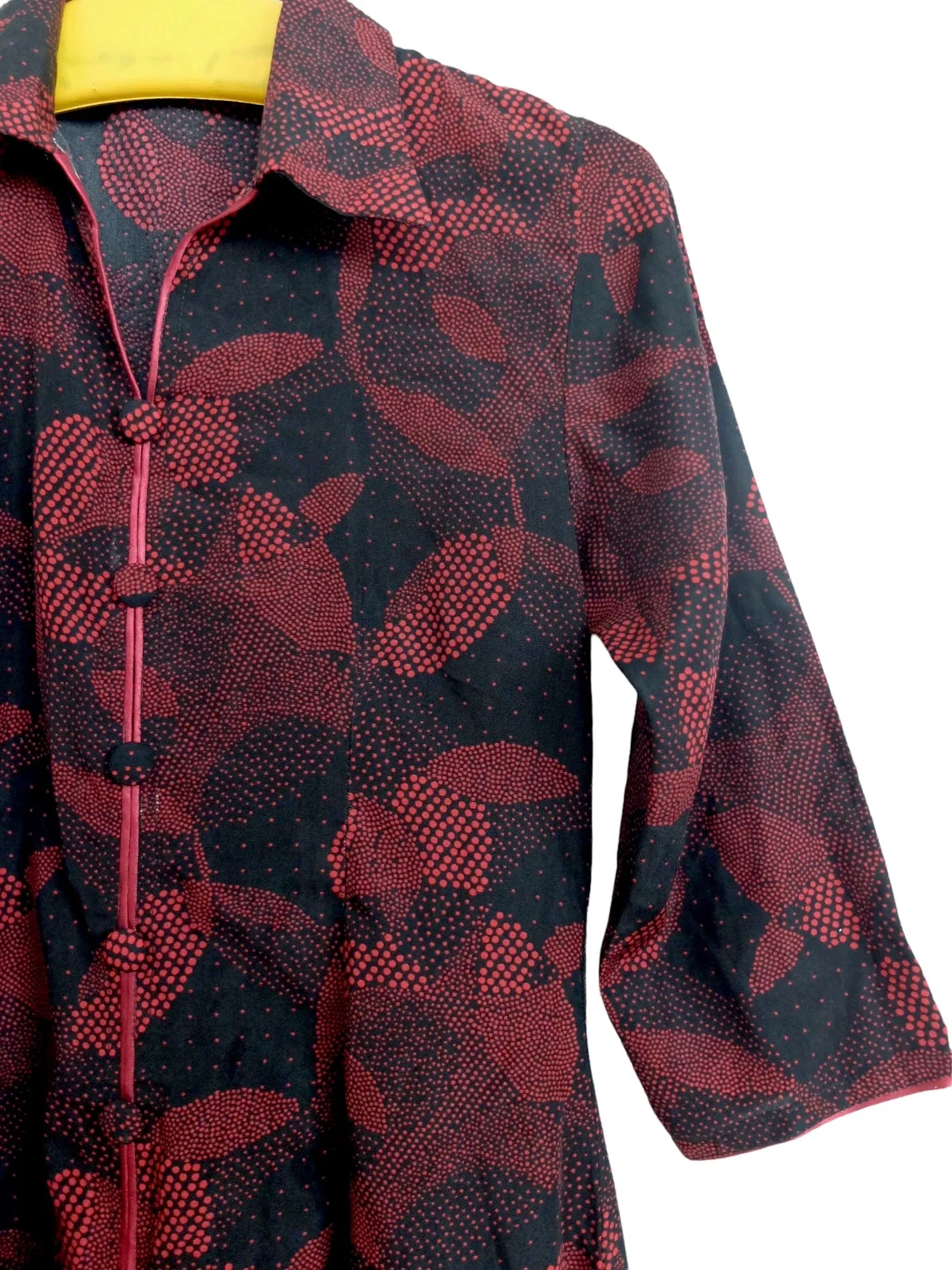 Vintage 80s Chic Hippie Grunge Avant-Garde Festival Style Collared Black & Red Abstract Patterned 3/4 Sleeve Maxi Dress | Size XS
